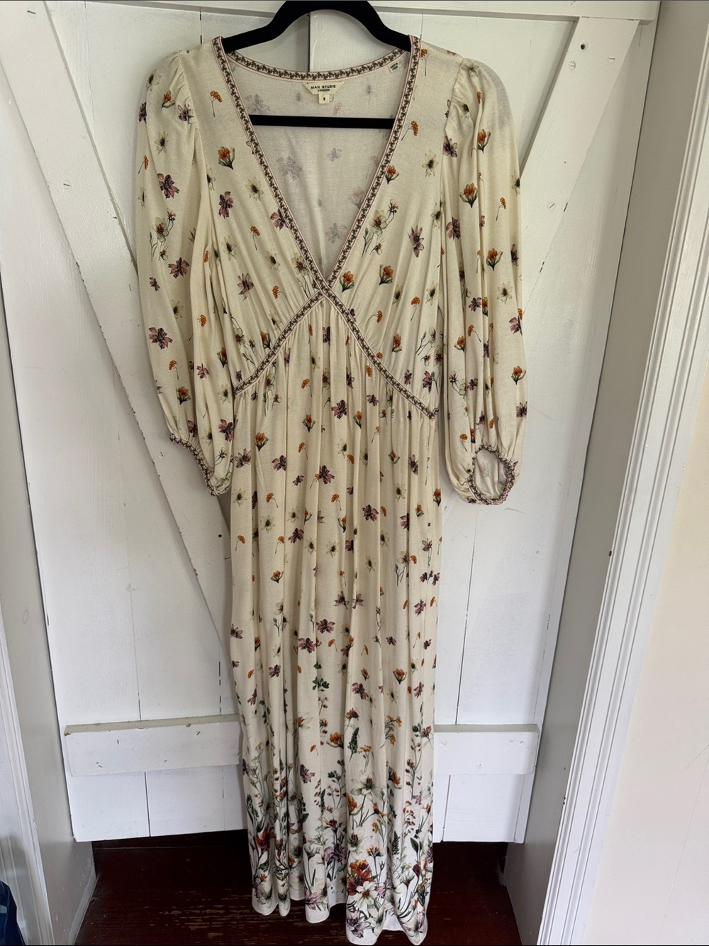 NWOT Max Studio Cream Floral V-Neck Maxi Dress